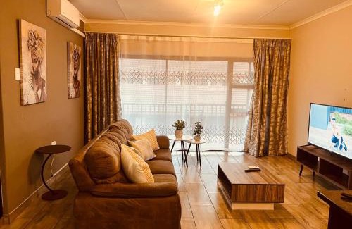 Newcastle Apartment | Discover The Backroom: Family-Friendly with Pool Access