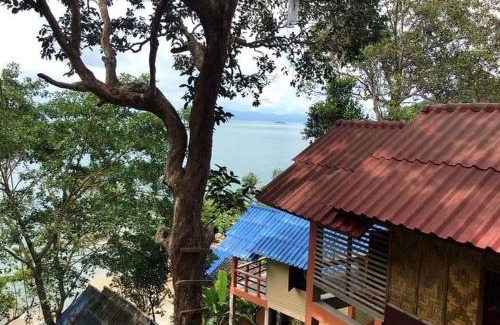 Ranong Resort | Beachfront Escape at Mama's Bungalows Koh Chang Ranong