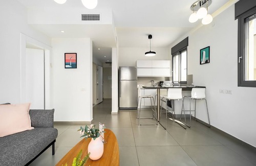 Tel Aviv Promenade Apartment | Seaside Escape & City Center Stay with Scenic Views
