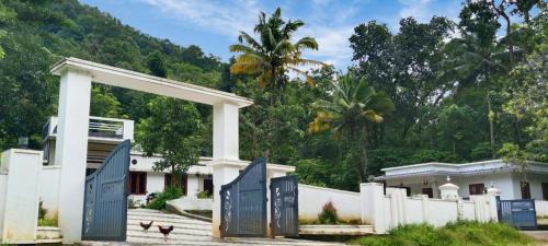 Devikolam Villa | Discover Mamalakandam Diya: Family & Pet-Friendly Stay
