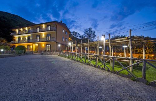 Bomerano House | Discover Mamaral: Family-Friendly with Top Reviews