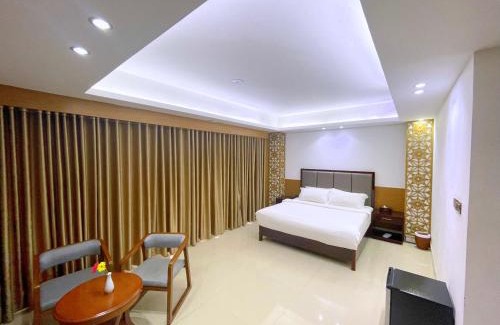 Savar Hotel | Relax at Mamata Palli Resort: Pool, Breakfast & Hot Tub