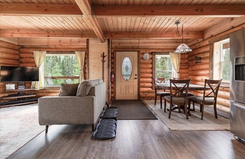 Harding-Birch Lakes Cabin | Discover Mamie's Hideaway: Guest Rated 10/10 with Breakfast