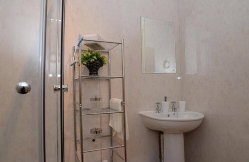 Melrose Apartment | Cozy Mamma House: Family-Friendly Apartments with Kitchen