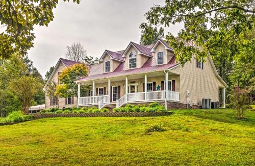 Mammoth Cave Apartment | Inviting Mammoth Cave Retreat with Pool & Pet-Friendly Perks