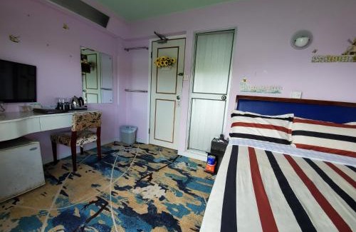 Islands District House | Enchanting Man Lai Wah Resort with Oceanfront Hot Tub