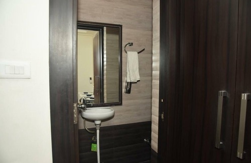 Jhalarapatan Hotel | Discover Man Singh Hotel and Resorts with Pool & Dining