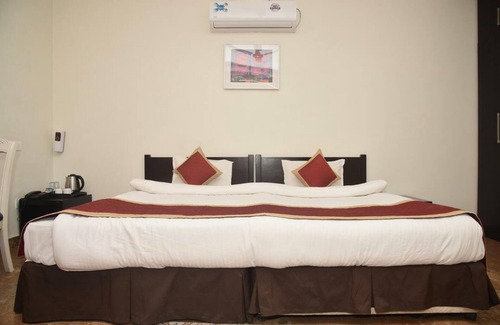 Jhalarapatan Hotel | Discover Man Singh Hotel and Resorts with Pool & Dining