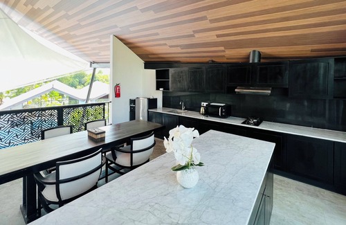 Sawangan Villa | Serene Mana Villas Nusa Dua with Oceanfront Pool & Spa