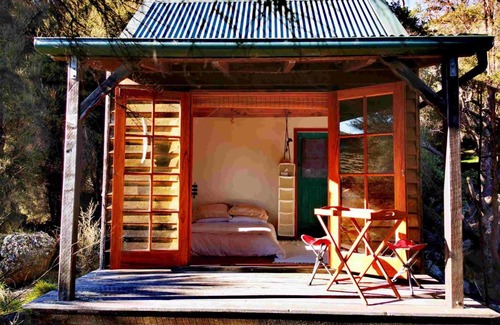Christchurch District Other | Rustic Retreat Bush Cabin with Hot Tub & Kitchen Amenities