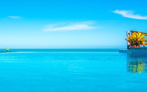 Arraial d'Ajuda Hotel | Experience Manacá Pousada Parque: Oceanfront Bliss Awaits