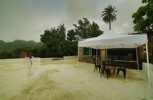 Mount Abu Villa | Relaxing 3BHK Retreat at Manak Villa - Pet Friendly & Pool