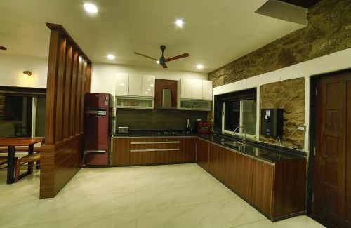 Mount Abu Villa | Relaxing 3BHK Retreat at Manak Villa - Pet Friendly & Pool