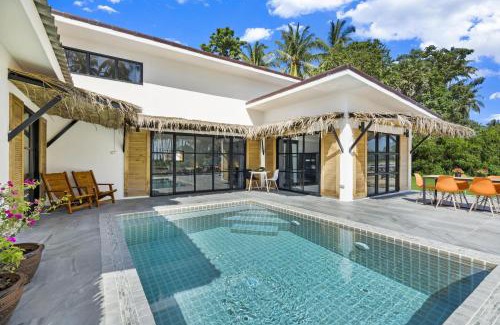 Ko Lanta House | Seaview Pool Villa: 5 Bedrooms Steps from the Beach