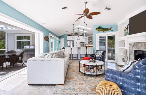 Englewood House | Exclusive Getaway at Manasota Key Dock House - 10/10 Rating
