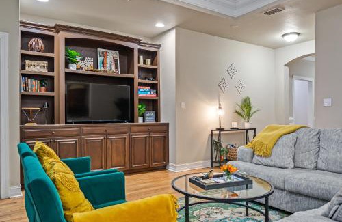 Tallahassee House | Elegant Manassas House: 4 BDR with Patio & Firepit