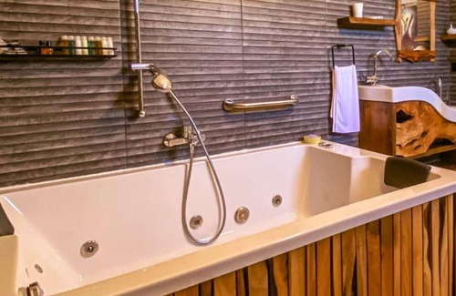 Edremit Hotel | Relax at Manastırhan Otel Kazdağları - Pet Friendly Retreat