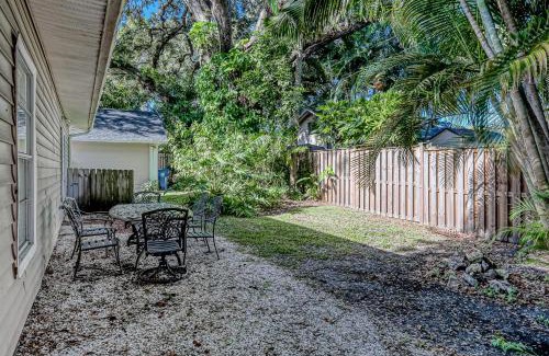 River District House | Discover Pet-Friendly Comfort at Manatee River House
