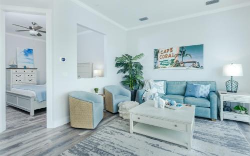Cape Harbour Apartment | Discover Manatee Suite at Funky Fish House, Cape Harbour