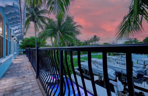 Hypoluxo House | Escape to Manatee Way: Poolside Retreat with Ocean Views