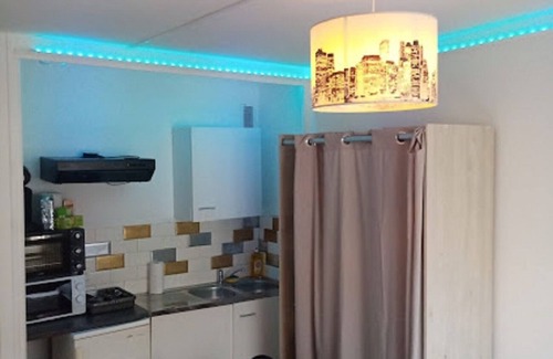 Besancon Apartment | Cozy Manatthan Studio: Family-Friendly & Accessible Stay