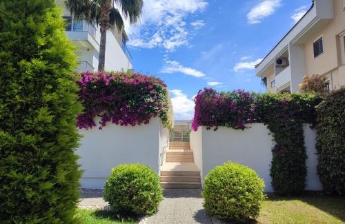 Kemer Mahallesi Apartment | Discover Manavgat: 2-Bedroom Apartment Steps from Beach