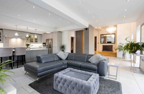 Offerton House | Elegant Manchester Country House Near Vibrant City Life