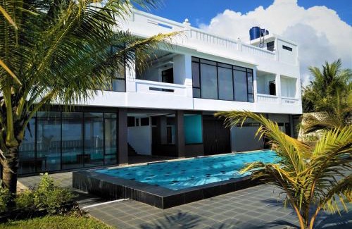 Tanjungjaya Villa | Relax at Mandabelle Villa: Family-Friendly Retreat with Pool