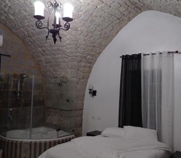 Majdal al-Shams Apartment | Experience Mandala: Pet-Friendly Suite in Mount Hermon
