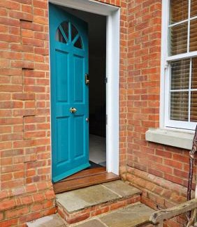 Amesbury House | Family-Friendly Mandalay Holiday Home with High Guest Ratings