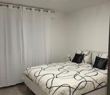 Neudorf Est Apartment | Discover Mandana: Child-Friendly Retreat with 8.9/10 Rating