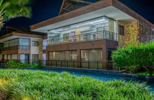 Aquiraz Apartment | Oceanfront Mandara Lanai Bungalow with Hot Tub & Pool