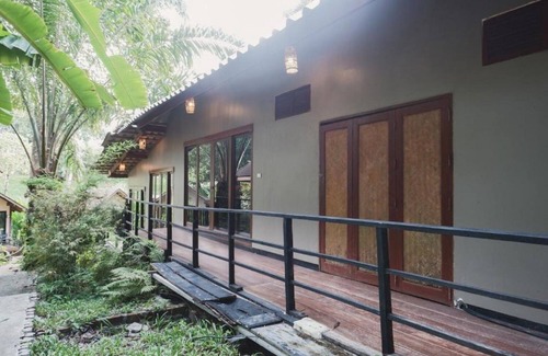 Ko Lanta Villa | Relax at Mandara Villa A with Breakfast & Pool Access