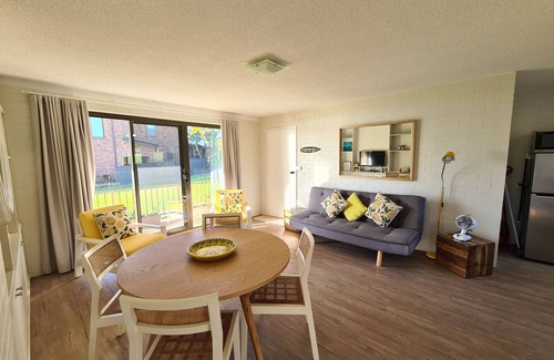 Woolgoolga Apartment | Mandavilla on the Bay: Guest Rated 9.6 with Breakfast Included
