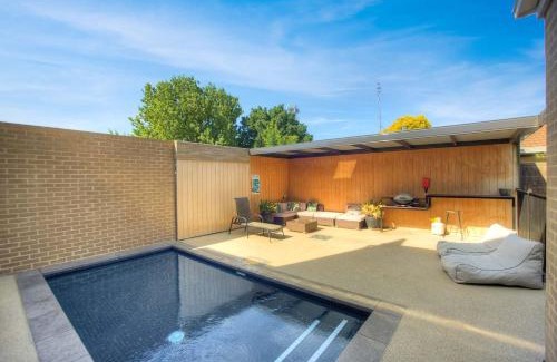 Echuca House | Relax at Mandel on High - Family-Friendly Retreat in Echuca