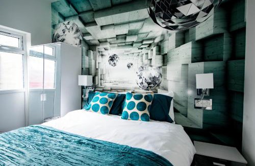 Kirkcaldy Apartment | Mandela House Apartments: Family-Friendly & Wheelchair Accessible