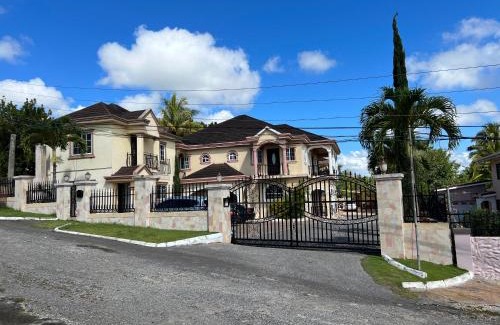 Epworth House | Elegant Mandeville Ingleside: Child-Friendly Retreat