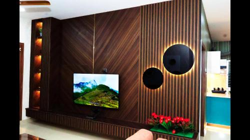 Dibrugarh Apartment | Cozy Mandolin Homestay: 2BHK with Breakfast & Pets Welcome