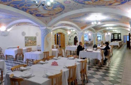 Lyugovichi Resort | Exceptional Mandrogi Hotel: Family-Friendly with Breakfast