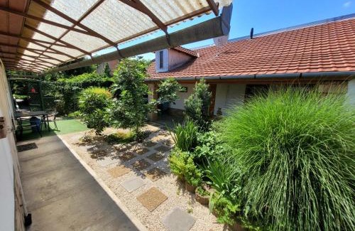 Szeged Apartment | Family-Friendly Stay at Mandula Apartman - Rated 9.4/10