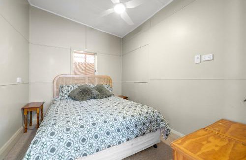 South West Rocks House | Pet-Friendly Mandys Cottage with Oceanfront Views