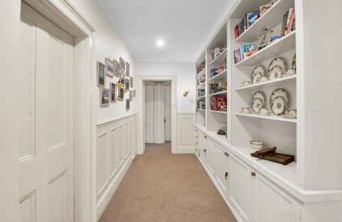 Launceston CBD Apartment | Discover Family-Friendly Comfort at Manee's On Elphin