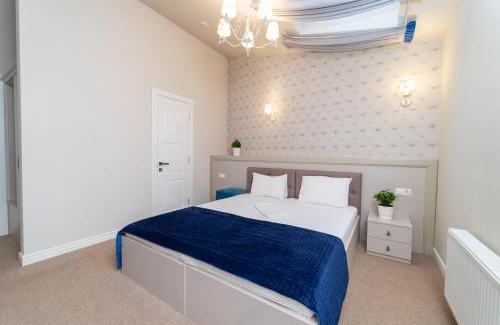 Odessa City Center Hotel | Discover Maner Hotel: Family-Friendly with Breakfast Included