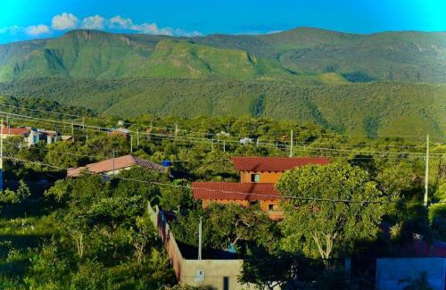 Alto Paraiso de Goias Hotel | Discover Mangabeiras - Casa de Hóspedes with Pool & Breakfast