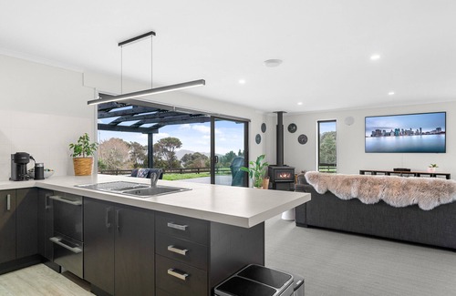 Mangawhai House | Family-Friendly Mangawhai Holiday Home with Accessible Amenities