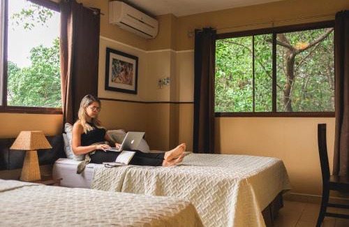 El Palmar Hotel | Discover Manglar Lodge: Family-Friendly with Great Dining
