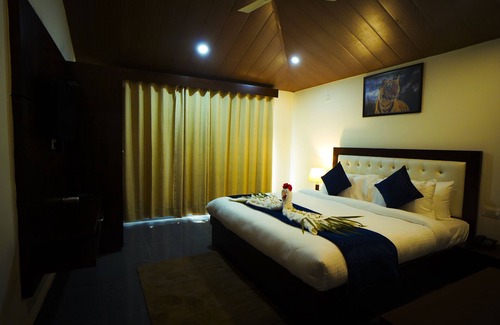 Mohaan Hotel | Mango Bloom River Resort
