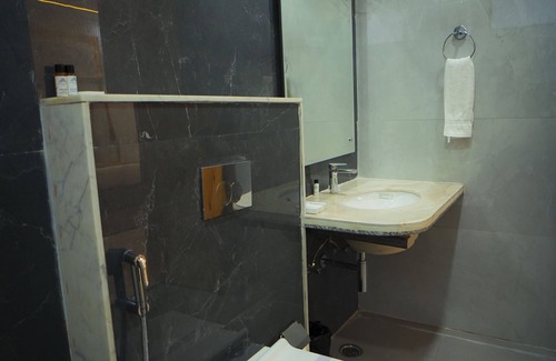 Mohaan Hotel | Mango Bloom River Resort