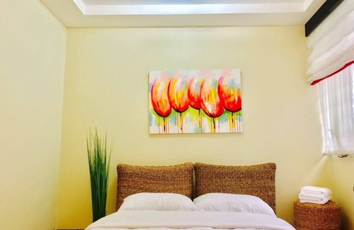 Pavas Bed & Breakfast | Discover Comfort at Mango Boulevard Hotel with Pool & Spa