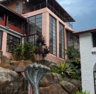 Yercaud Hotel | Relaxing Retreat at Mango Hill Yercaud with Spa & Dining